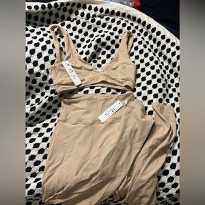 Riot Swim Sculpt Stretch Double V Crop and Matching Leggings - Wheat